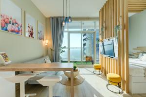 HiGuest - New! Stunning sea view studio, Balcony, Pool