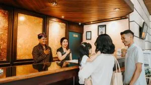 Tuwuh Hotel at Kayutangan - Bunul