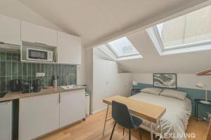 Paris 7e - Elegant Studio near Eiffel Tower & Seine - 4-Sterne-Hotels in Paris