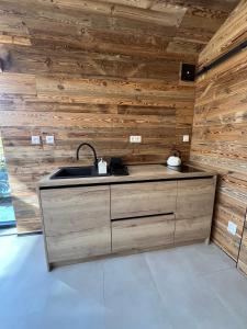 Domček pri studenom potoku