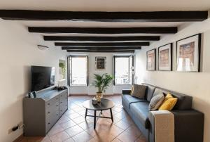 Campo de Fiori amazing view spacious apartment