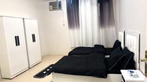 شقة مؤثثة للإيجار بجانب الحمادي