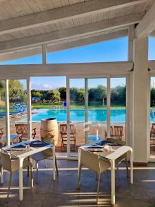 Hotel with swimming pool near Stintino just 300 mt from the beach