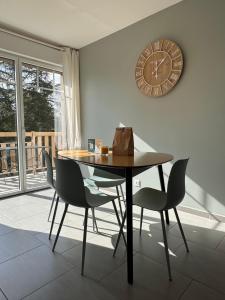 Appartements Apt. 50m du port de plaisance, Parking & Ascenseur : photos des chambres