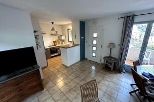 Spacious House with Large Terrace & Traditional Barbecue