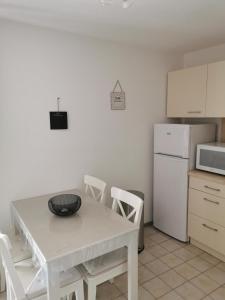 Appartements Apt F2 proche centre thermal : photos des chambres