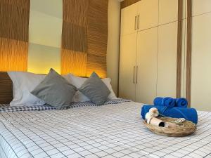 Promt condo- 1Bedroom walkable to Maya malls