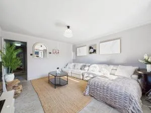 Old Pen Cottage - Cotswolds Peaceful Retreat - 米尼斯特洛夫尔