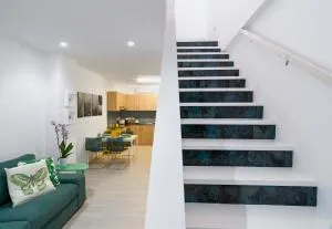 Central Perks - Cute, Cozy, Convenient 1 Min from Beach - Лимасол