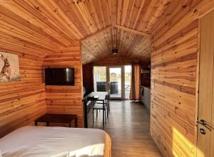 Lakeside Fishing Retreats