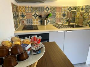 Appartements Petite cour privee - a 1minute a pied de la plage : Appartement 2 Chambres avec Terrasse