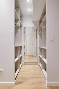 The Rentals Collection - Triunfo