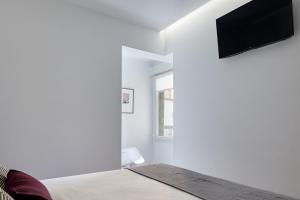 The Rentals Collection - Triunfo