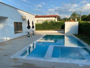 Casa Carmen de Apicala con piscina