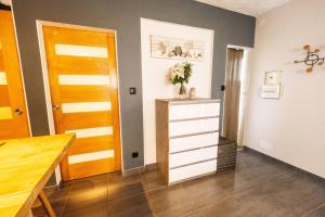 Maisons de vacances Vanessa - 200m from the beach Terrace - by TGB : photos des chambres