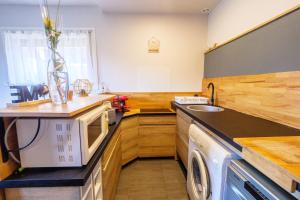 Maisons de vacances Vanessa - 200m from the beach Terrace - by TGB : photos des chambres