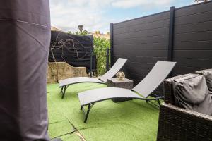 Maisons de vacances Vanessa - 200m from the beach Terrace - by TGB : photos des chambres