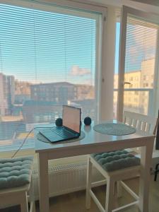 Härmälän Kotoisa - valoisa yksiö - free parking & wifi