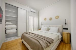 Luxury Modern Designer Apartment in Athens Walk to Plaka & Acropolis