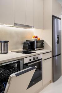 Luxury Modern Designer Apartment in Athens Walk to Plaka & Acropolis