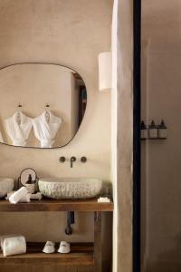 Nobu Riad