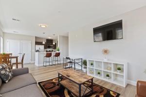 Downtown NWK 1BR- Free Parking Easy NYC Access