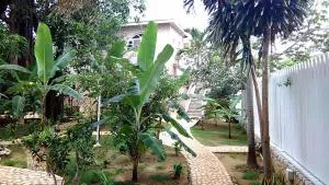 Nature Haven 2BR Stay with Pool and Garden View - Westlands