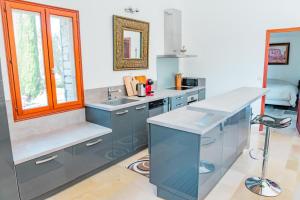 Maisons de vacances Maison de charme avec piscine a Gordes : photos des chambres