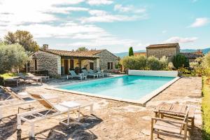 Maison de charme avec piscine chauffée à Gordes