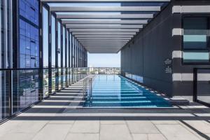 Hancock Viewpoint - Resort-Style Simplicity