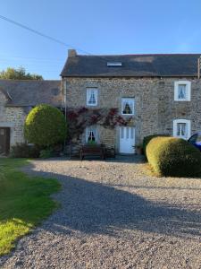 Two Cottages in Beautiful Brittany 5 Bedrooms Sleeps 10 Heated Swimming Pool Free Wifi
