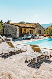 Maisons de vacances Maison de charme avec piscine a Gordes : photos des chambres