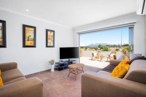 Big Bay Beach Club G6 by Host Agents