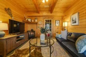 Mtn Views and Fire Pit Couples Escape in Mars Hill - Mars Hill