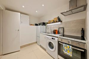 Chic Hideaway in Little Venice