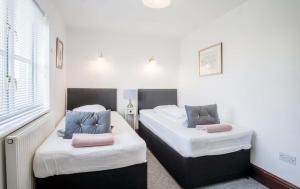 Angle Adventures - sleeps 8