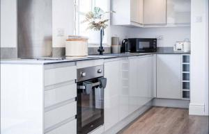 Angle Adventures - sleeps 8