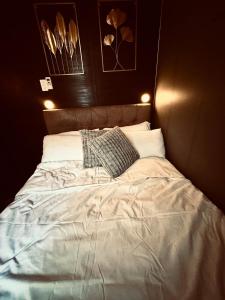 Air Residences Luxury Condo with Balcony Netflix Wifi