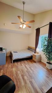 NEW Top corner 2-story one bedroom condo Venetian Vacation La Jolla luxury furnished central near beach and UTC mall