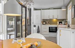 Cozy Home In Hals With Wifi