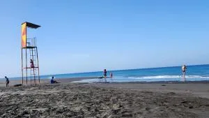 MEETING POINT-Volcanic Beach Refuge-Group Housing - Таррафал