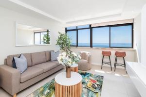 Studio w King Bed Sea Views Promenade