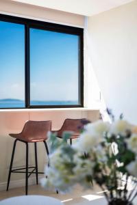 Studio w King Bed Sea Views Promenade