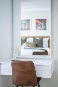 Studio w King Bed Sea Views Promenade