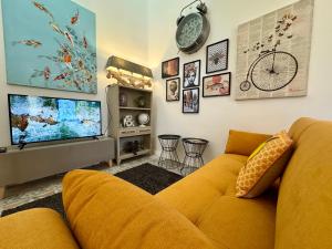 Stylish Boutique Duplex Apartment Home - Orange - 2 Double Bedrooms - Apartmány, Hamrun