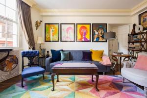 Mayfair 3-Bed 5-Guest Berkeley Square 1729 House