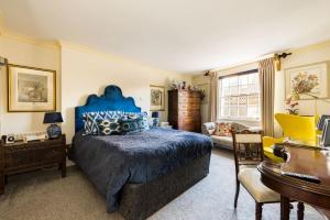 Mayfair 3-Bed 6-Guest w Patio & ac Berkeley Square