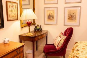 Large 4-Bed 8-Guests w Patio 1841 House Paddington