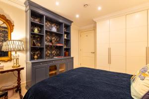 Large 4-Bed 8-Guests w Patio 1841 House Paddington