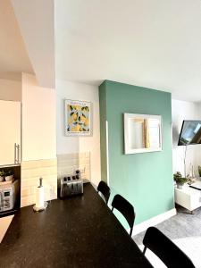 Town Centre Apartments by the Beach, BIC, Pavilion